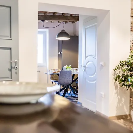 Casa Paola, Eleganza Nel Cuore Di Апартаменты Суверето